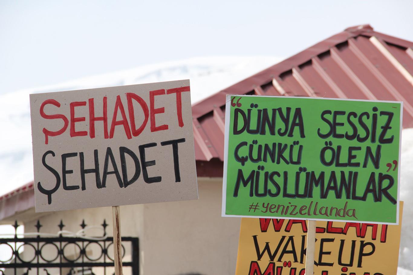 Üniversite öğrencilerinden Yeni Zelanda'daki cami katliamına tepki Üniversite öğrencilerinden Yeni Zelanda'daki cami katliamına tepki
